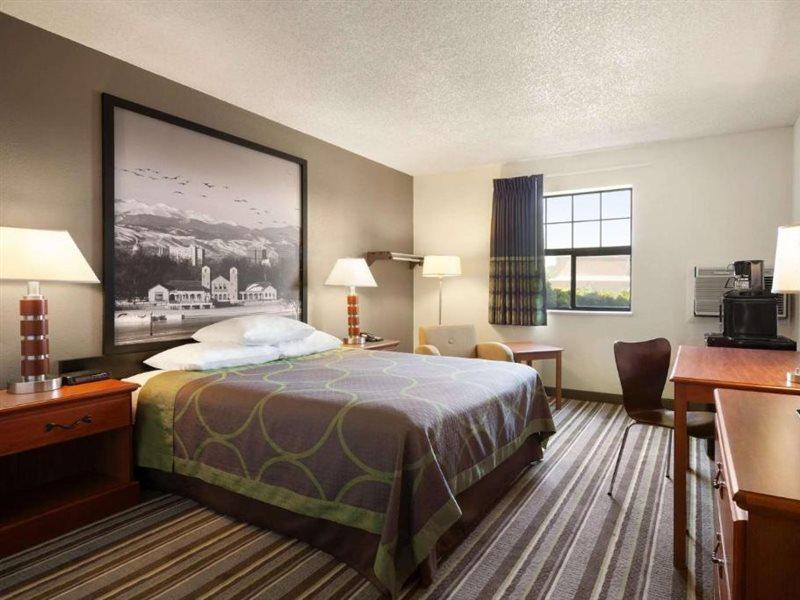 Super 8 By Wyndham Colorado Springs/Afa Area Hotell Eksteriør bilde