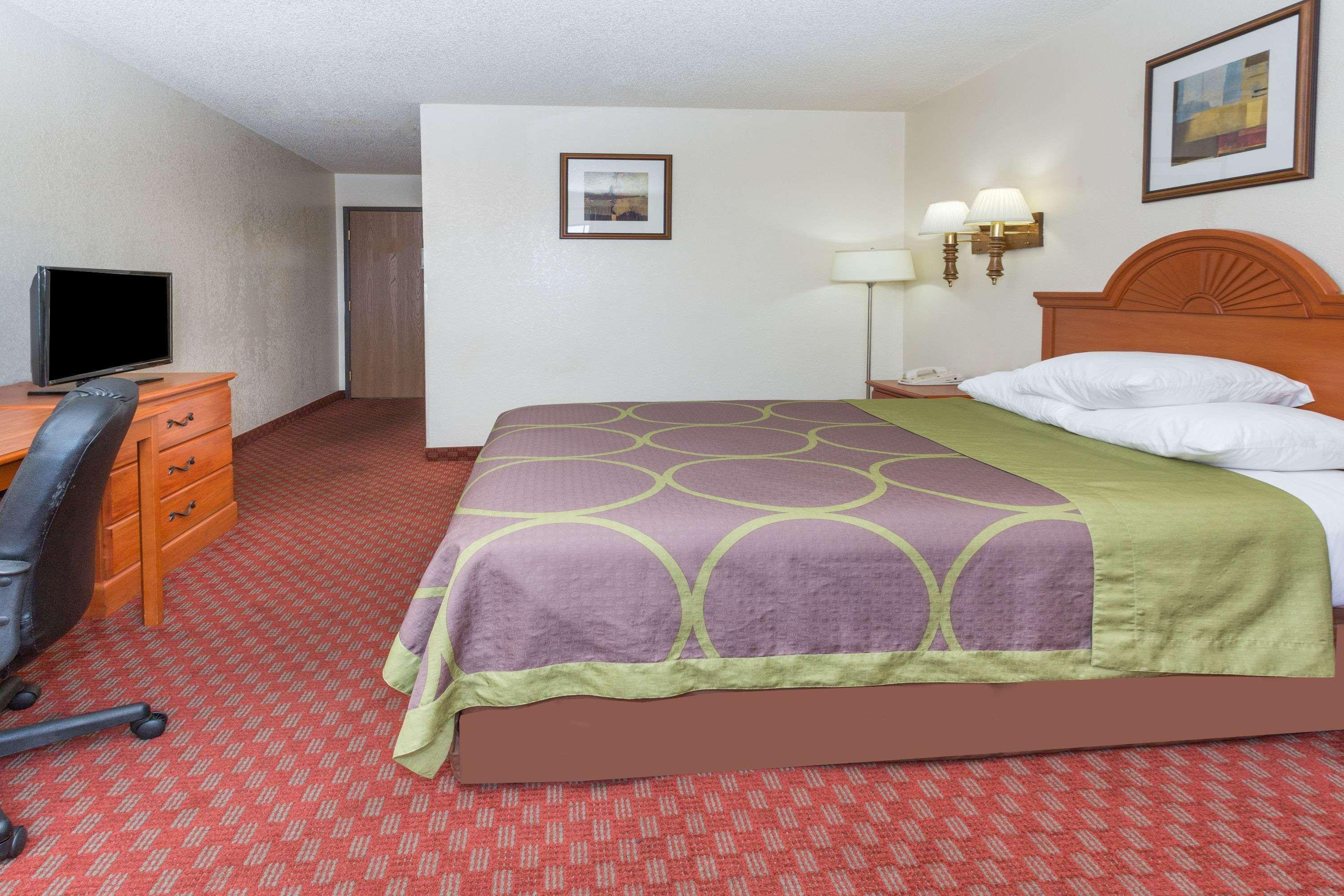 Super 8 By Wyndham Colorado Springs/Afa Area Hotell Eksteriør bilde
