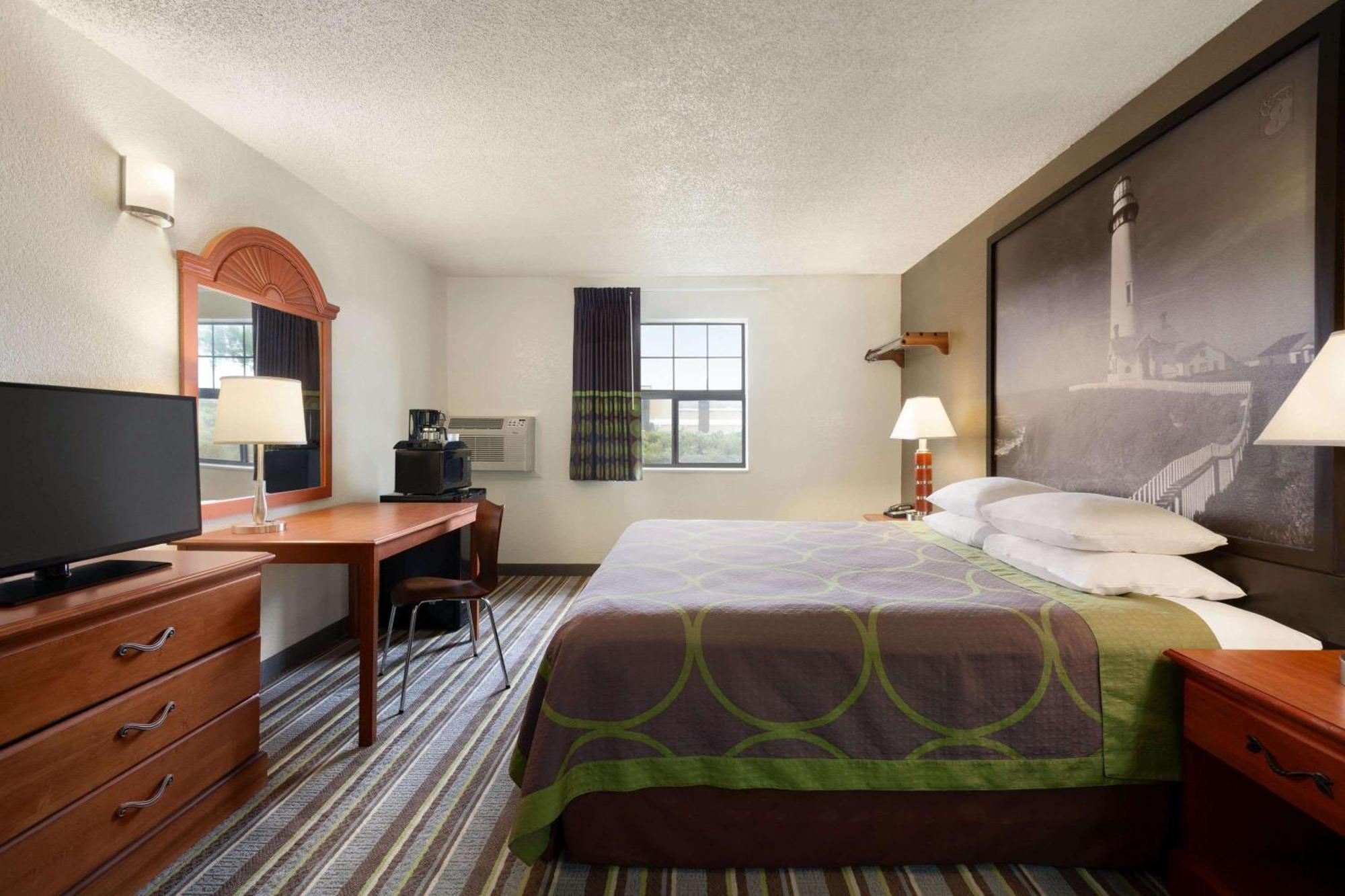 Super 8 By Wyndham Colorado Springs/Afa Area Hotell Eksteriør bilde